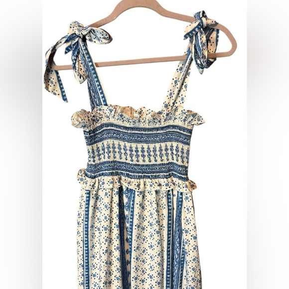 Sunday Up Blue & White CottageCore Smocked Maxi Dress Size Medium - Picture 5 of 9